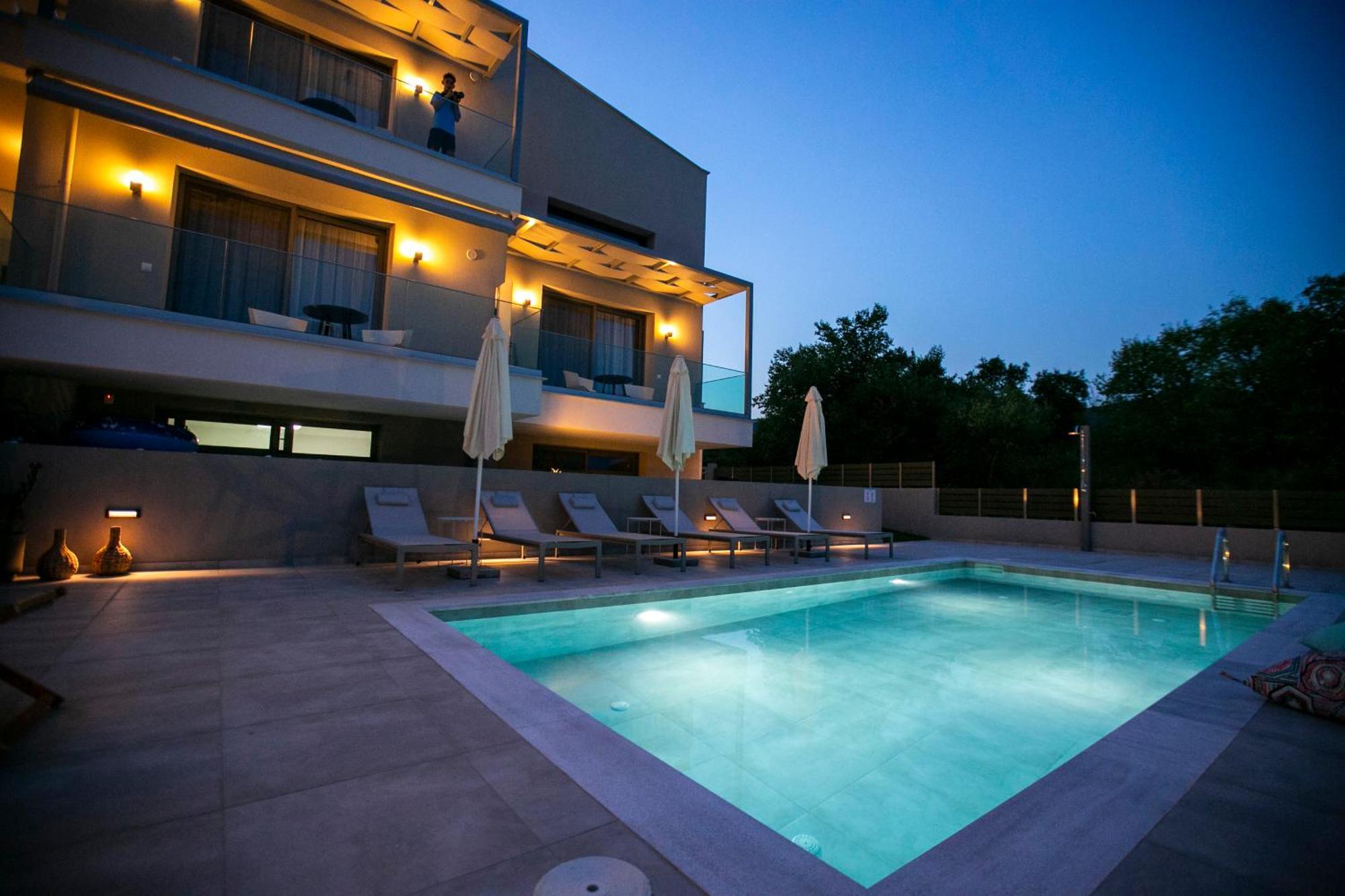 Arodo Suites Nea Iraklitsa Экстерьер фото