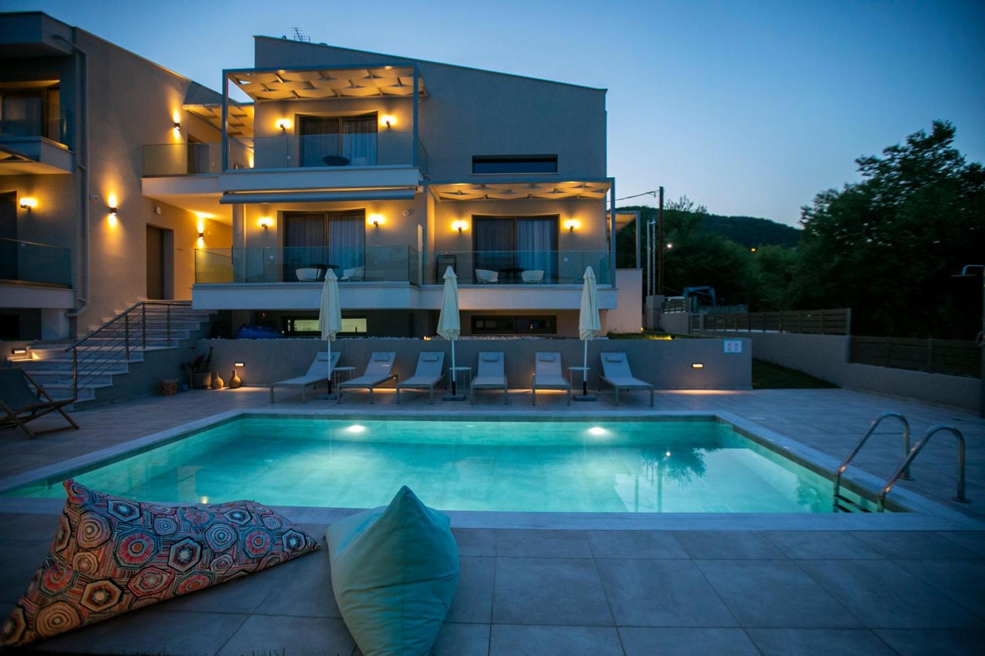 Arodo Suites Nea Iraklitsa Экстерьер фото