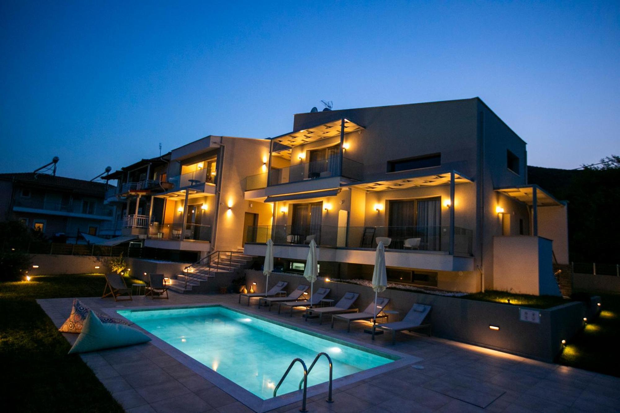Arodo Suites Nea Iraklitsa Экстерьер фото