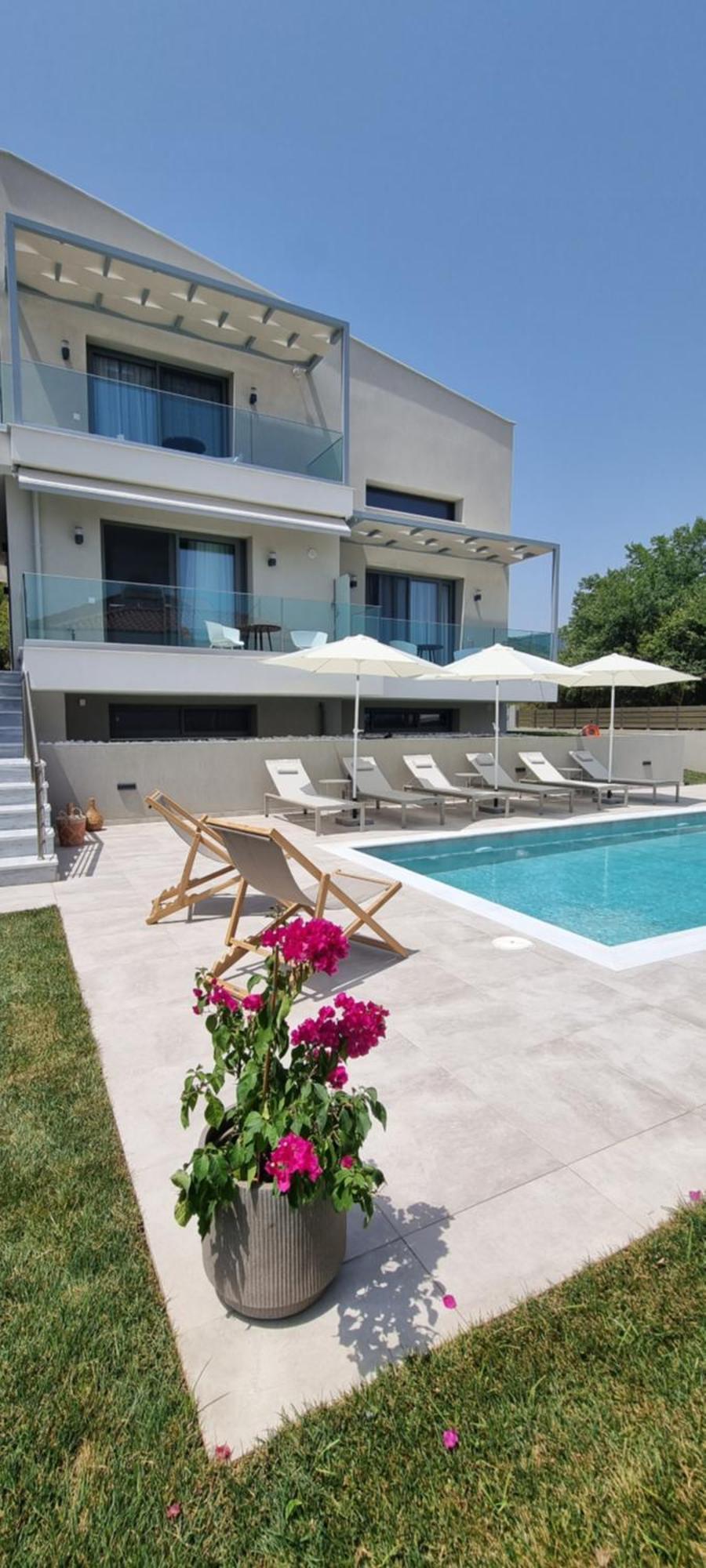 Arodo Suites Nea Iraklitsa Экстерьер фото