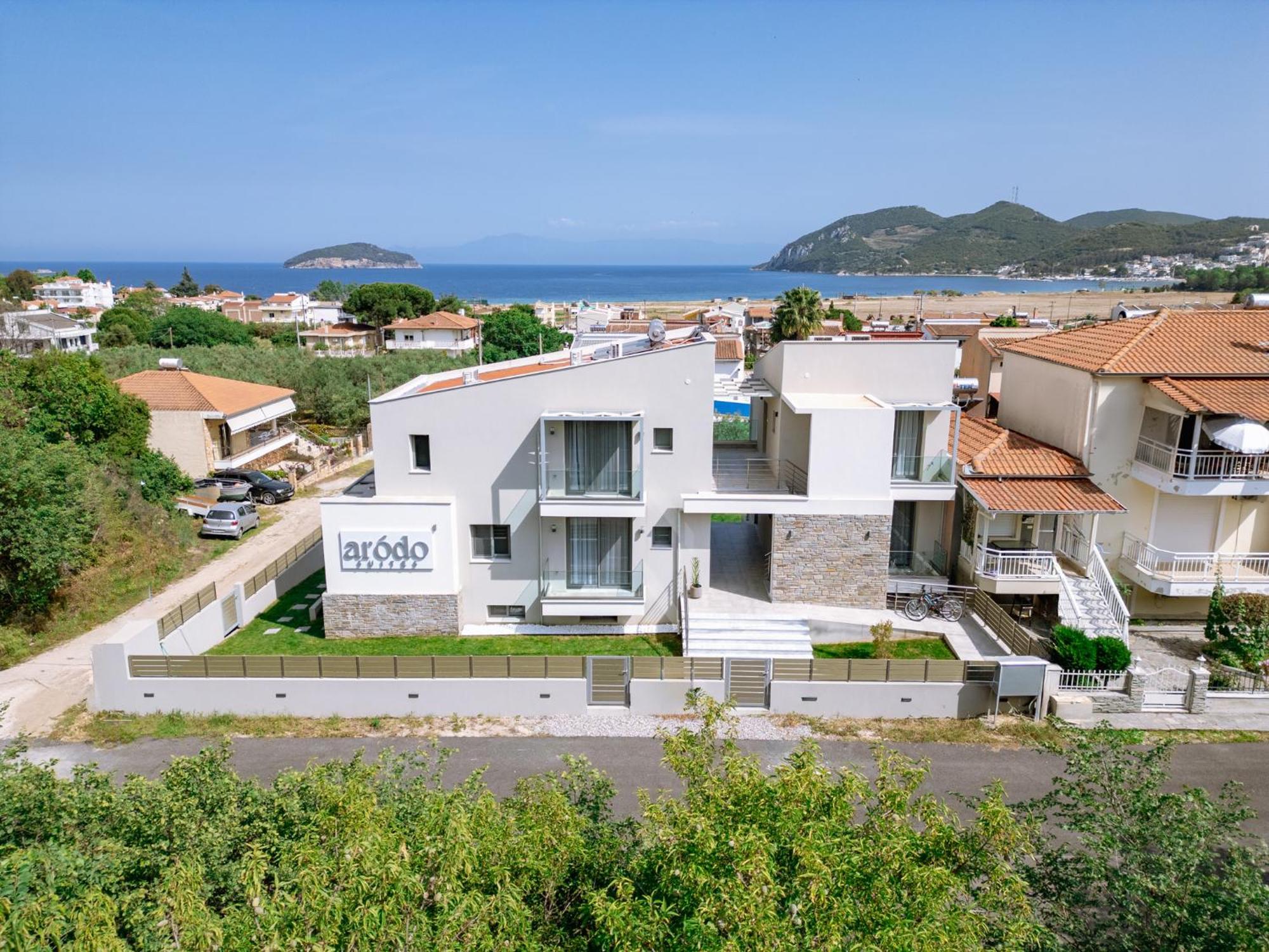 Arodo Suites Nea Iraklitsa Экстерьер фото